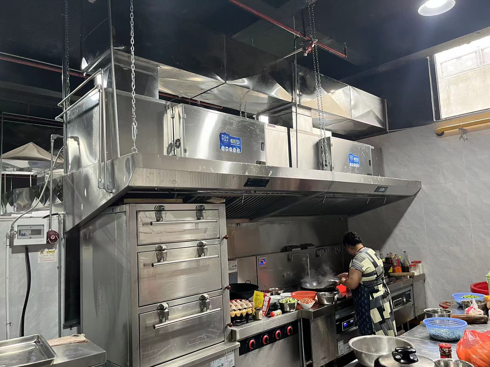 油煙凈化一體機(jī)的工作原理是什么？