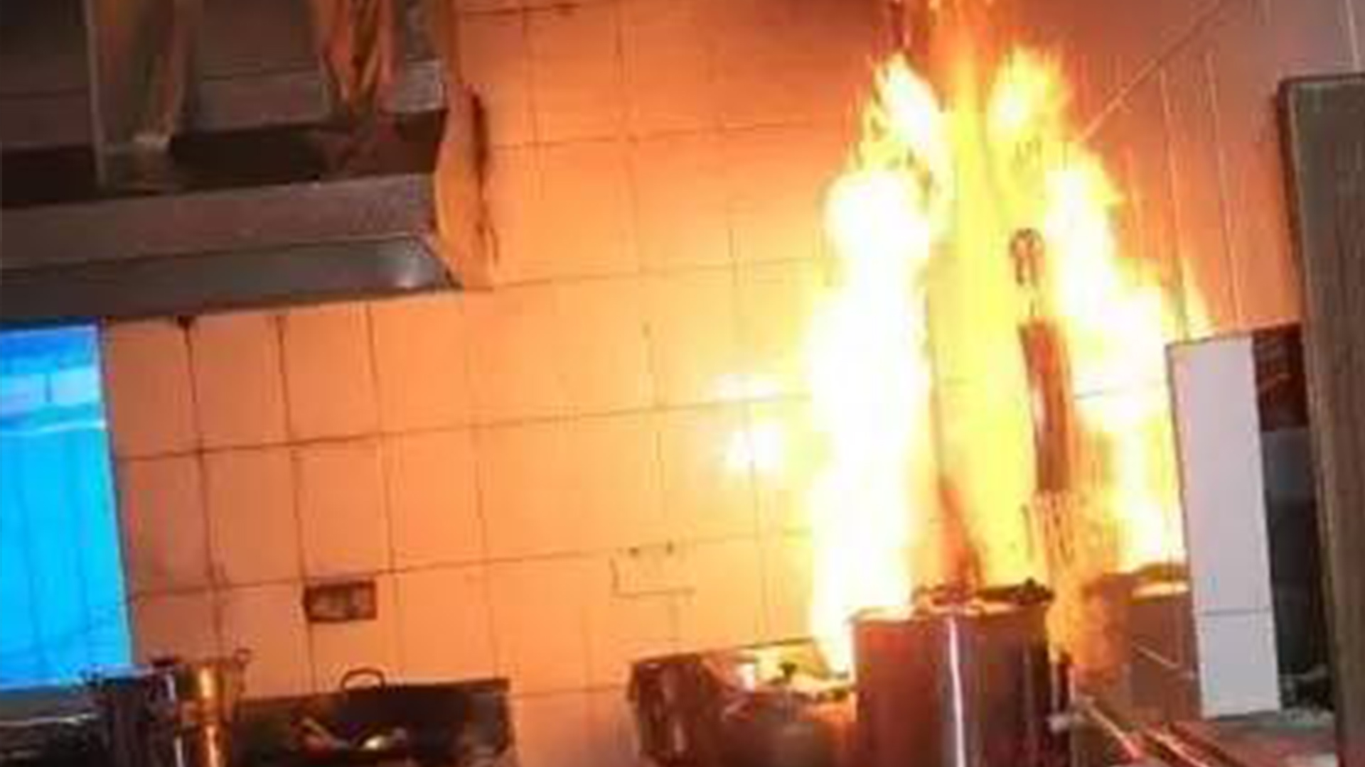 夏季如何避免油煙凈化器出現(xiàn)火災(zāi)隱患？